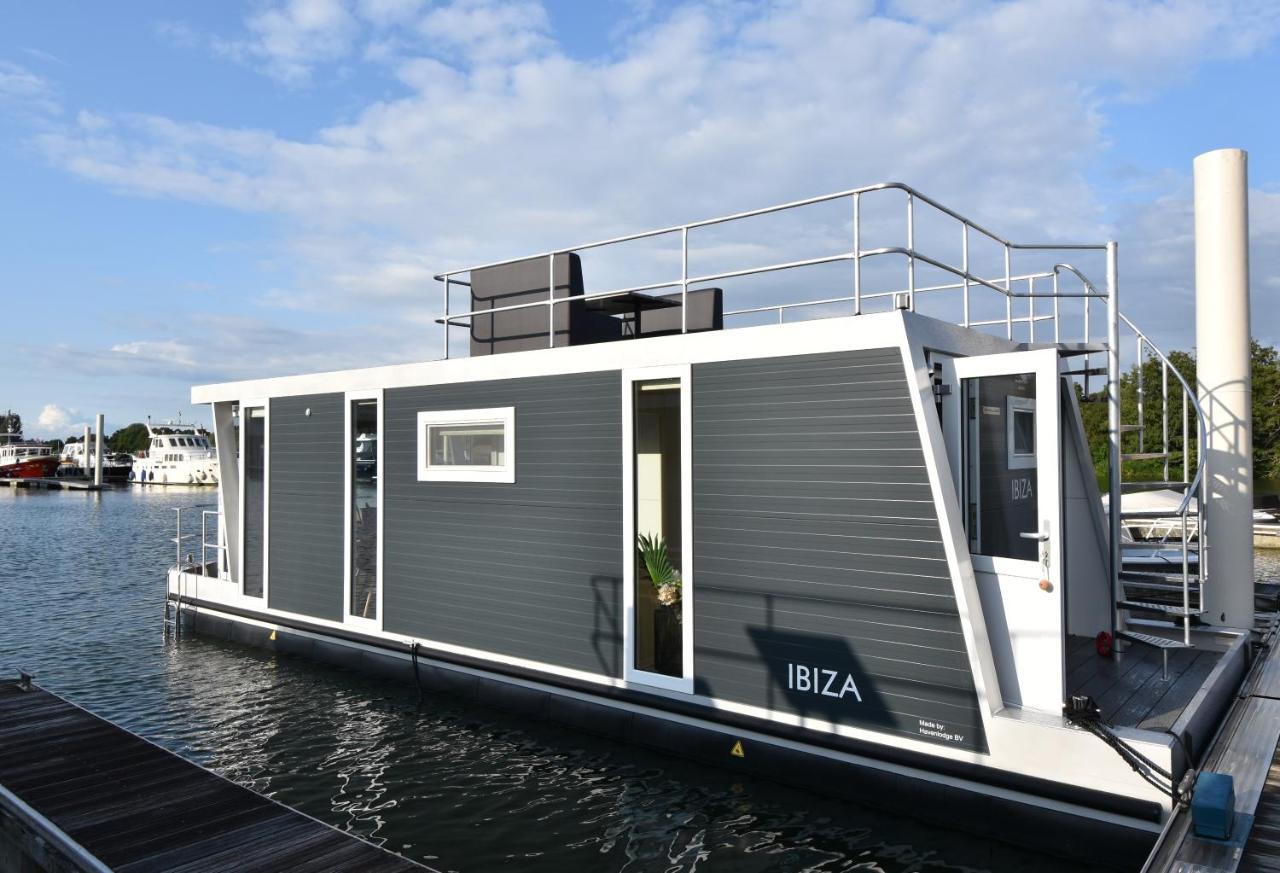 Tiny Floating House Ibiza Villa Maastricht Exterior photo